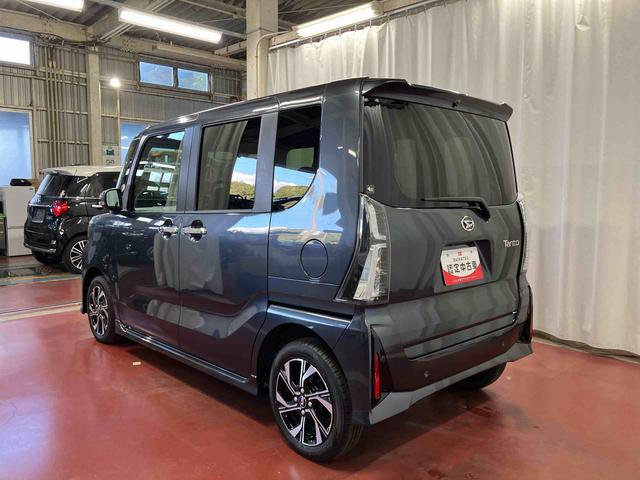 タント カスタムＸ　届出済未使用車　元展示車　衝突被害軽減システム　車線逸脱防止　アイドリングストップ　禁煙　ＬＥＤヘッドランプ　１オーナー　シートヒーター　オートマチックハイビーム　電動格納ミラー　スマートキー（7枚目）