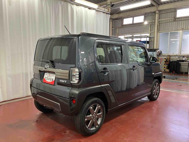 タフト Ｇ　ダーククロムベンチャー　届出済未使用車　元展示車　１オーナー　アダプティブクルーズコントロール　オートマチックハイビーム　ＬＥＤヘッドランプ　レーンキープアシスト　アイドリングストップ　電動格納ミラー　禁煙車　スマートキー（5枚目）