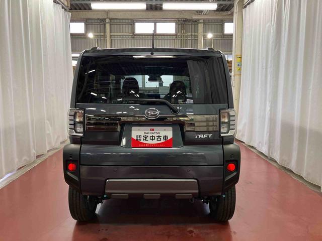 タフト Ｇ　ダーククロムベンチャー　届出済未使用車　元展示車　１オーナー　アダプティブクルーズコントロール　オートマチックハイビーム　ＬＥＤヘッドランプ　レーンキープアシスト　アイドリングストップ　電動格納ミラー　禁煙車　スマートキー（6枚目）