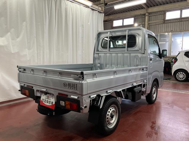 ハイゼットトラック スタンダード　元展示車　１オーナー　２ＷＤ　ＣＶＴ車　禁煙　パワーステアリング　ＡＭ／ＦＭラジオ　オートライト　オートマチックハイビーム　衝突被害軽減システム　レーンアシスト　横滑り防止装置　アイドリングストップ（5枚目）