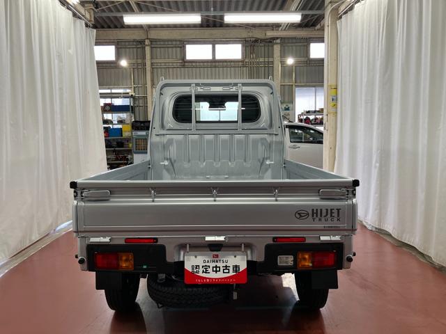 ハイゼットトラック スタンダード　元展示車　１オーナー　２ＷＤ　ＣＶＴ車　禁煙　パワーステアリング　ＡＭ／ＦＭラジオ　オートライト　オートマチックハイビーム　衝突被害軽減システム　レーンアシスト　横滑り防止装置　アイドリングストップ（6枚目）