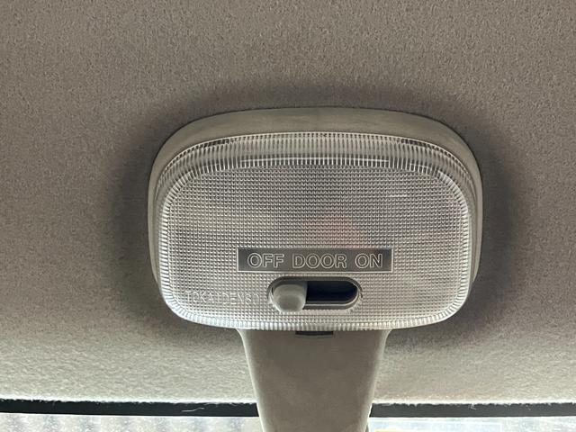 アルト Ｆ　下取車　ＣＤ　キーレス　整備点検記録簿　運転席エアバッグ　助手席エアバッグ（23枚目）