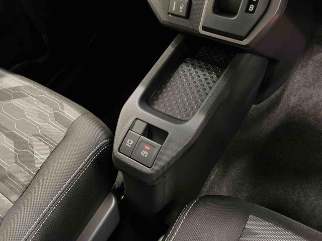 タフト Ｇ　ダーククロムベンチャー　届出済未使用車　元展示車　禁煙　ディスプレイオーディオ　バックカメラ　アダプティブクルーズコントロール　オートライト　オートマチックハイビーム　ＬＥＤヘッドランプ　レーンキープアシスト　スマートキー（25枚目）
