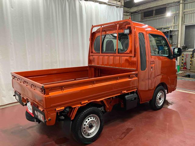 ハイゼットトラック ジャンボエクストラ　元展示車　４ＷＤ　ＣＶＴ車　アイドリングストップ　電動格納ミラー　オートライト　衝突被害軽減システム　盗難防止システム　スマートキー　１オーナー　禁煙　エアバッグ　ＬＥＤヘッドランプ　レーンアシスト（5枚目）