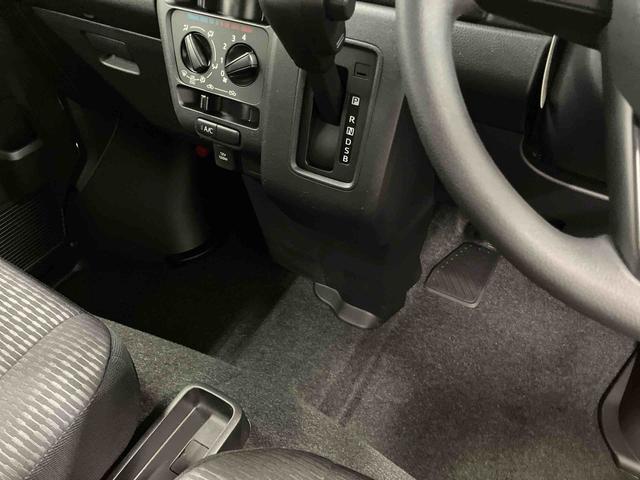 ハイゼットカーゴ デッキバンＧ　元展示車　衝突被害軽減システム　レーンキープアシスト　両側スライドドア　オートライト　オートマチックハイビーム　電動格納ミラー　アイドリングストップ　スマートキー　運転席エアバッグ　助手席エアバッグ（22枚目）