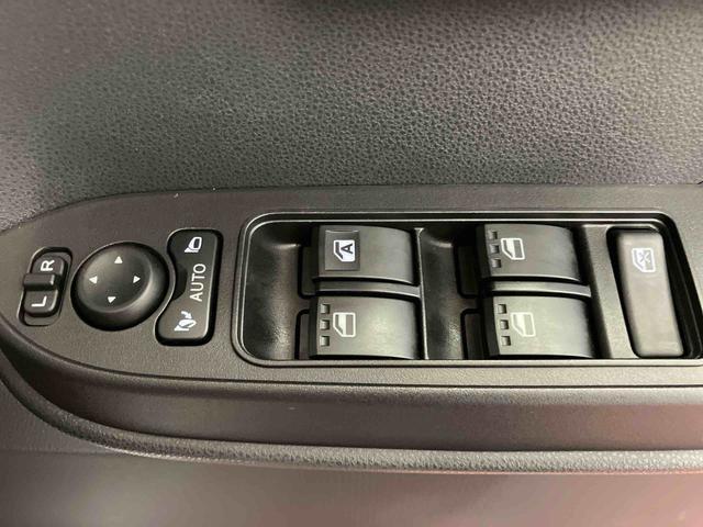 タント カスタムX 元試乗車 ディスプレイオーディオ 衝突被害軽減システム 車線逸脱防止 ブルートゥース アイドリングストップ バックカメラ TV 盗難防止 LEDヘッドランプ 1オーナー スマートキー シートヒーター(33枚目)