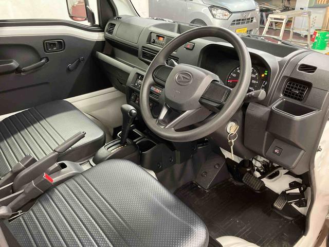 ハイゼットトラック スタンダード　農用スペシャル　１オーナー　４ＷＤ　ＣＶＴ車　衝突被害軽減システム　レーンキープアシスト　誤発進抑制機能　オートライト　オートマチックハイビーム　運転席エアバッグ　助手席エアバッグ　アイドリングストップ　ＡＢＳ（13枚目）