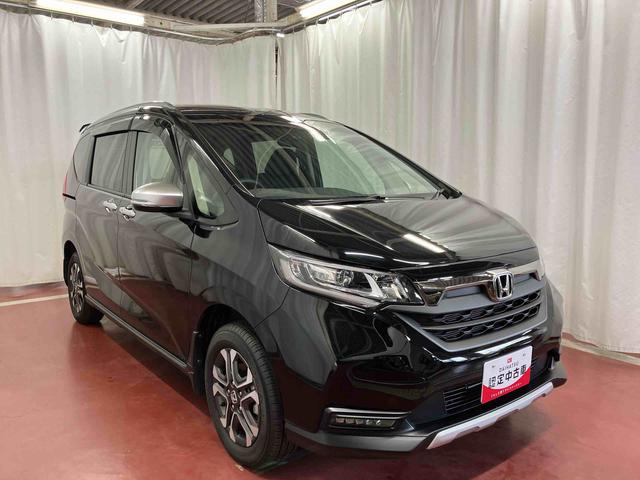 フリード＋ クロスター　下取車　４ＷＤ　ナビ　ブルートゥース　ＥＴＣ　バックカメラ　ドライブレコーダー　衝突被害軽減ブレーキ　誤発進抑制　ＬＥＤヘッドランプ　スマートキー　両側電動スライドドア　アイドリングストップ（4枚目）