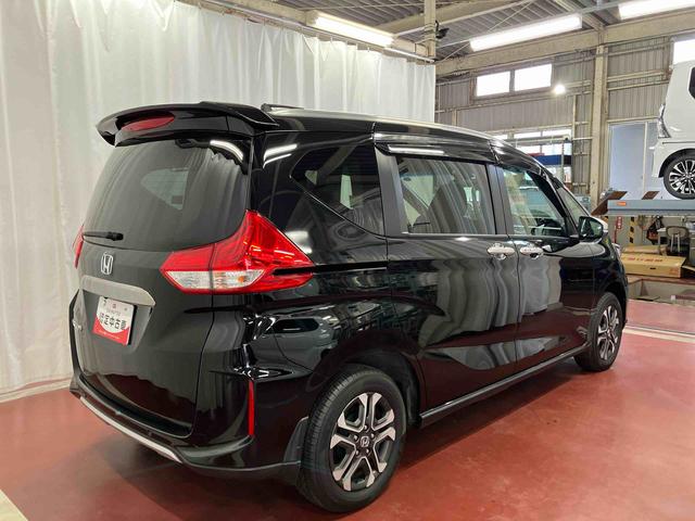 フリード＋ クロスター　下取車　４ＷＤ　ナビ　ブルートゥース　ＥＴＣ　バックカメラ　ドライブレコーダー　衝突被害軽減ブレーキ　誤発進抑制　ＬＥＤヘッドランプ　スマートキー　両側電動スライドドア　アイドリングストップ（5枚目）