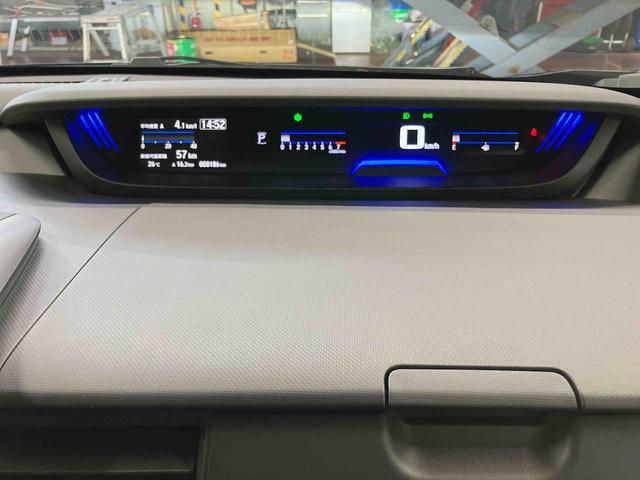 フリード＋ クロスター　下取車　４ＷＤ　ナビ　ブルートゥース　ＥＴＣ　バックカメラ　ドライブレコーダー　衝突被害軽減ブレーキ　誤発進抑制　ＬＥＤヘッドランプ　スマートキー　両側電動スライドドア　アイドリングストップ（11枚目）