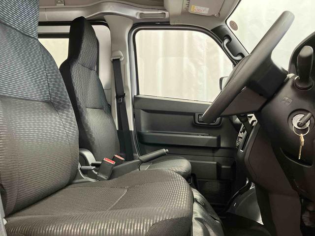 ハイゼットカーゴ DX 届出済未使用車 元展示車 衝突安全ボディ キーレスキー 両側スライドドア アイドリングストップ オートマチックハイビーム オートライト レーンアシスト 運転席エアバッグ 助手席エアバッグ 1オーナー(27枚目)
