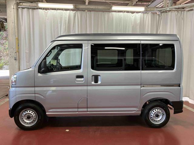 ハイゼットカーゴ ＤＸ　届出済未使用車　元展示車　衝突安全ボディ　キーレスキー　両側スライドドア　アイドリングストップ　オートマチックハイビーム　オートライト　レーンアシスト　運転席エアバッグ　助手席エアバッグ　１オーナー（8枚目）