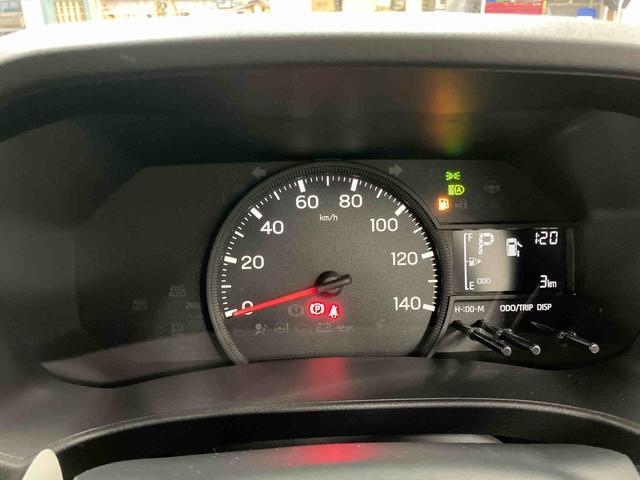 ハイゼットカーゴ ＤＸ　届出済未使用車　元展示車　衝突安全ボディ　キーレスキー　両側スライドドア　アイドリングストップ　オートマチックハイビーム　オートライト　レーンアシスト　運転席エアバッグ　助手席エアバッグ　１オーナー（13枚目）