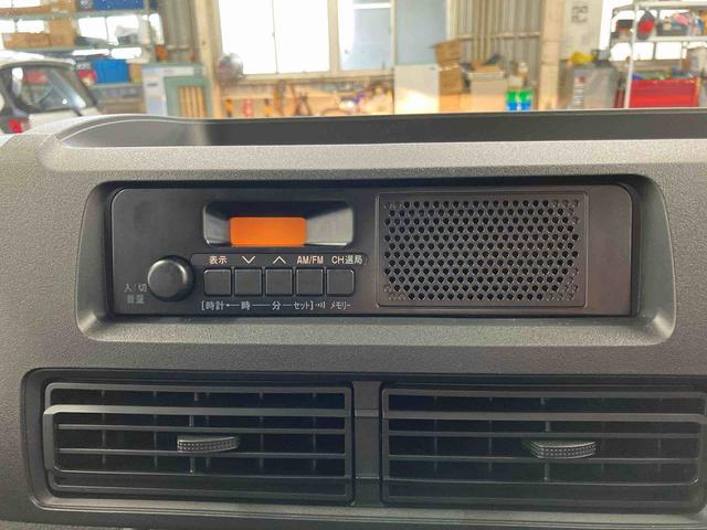 ハイゼットカーゴ ＤＸ　届出済未使用車　元展示車　衝突安全ボディ　キーレスキー　両側スライドドア　アイドリングストップ　オートマチックハイビーム　オートライト　レーンアシスト　運転席エアバッグ　助手席エアバッグ　１オーナー（14枚目）