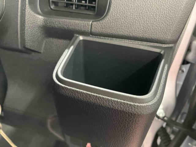 ハイゼットカーゴ ＤＸ　届出済未使用車　元展示車　衝突安全ボディ　キーレスキー　両側スライドドア　アイドリングストップ　オートマチックハイビーム　オートライト　レーンアシスト　運転席エアバッグ　助手席エアバッグ　１オーナー（27枚目）