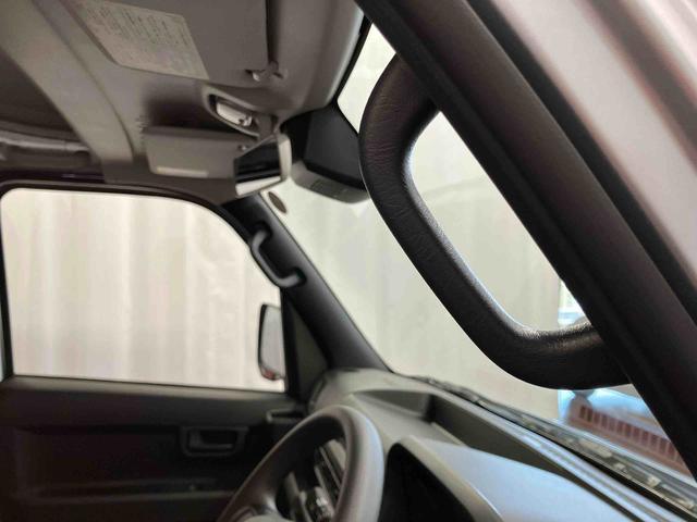 ハイゼットカーゴ ＤＸ　届出済未使用車　元展示車　衝突安全ボディ　キーレスキー　両側スライドドア　アイドリングストップ　オートマチックハイビーム　オートライト　レーンアシスト　運転席エアバッグ　助手席エアバッグ　１オーナー（28枚目）
