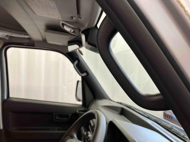 ハイゼットカーゴ ＤＸ　届出済未使用車　元展示車　衝突安全ボディ　禁煙　キーレス　両側スライドドア　アイドリングストップ　オートライト　オートマチックハイビーム　レーンアシスト　ＡＢＳ　運転席エアバッグ　助手席エアバッグ（29枚目）