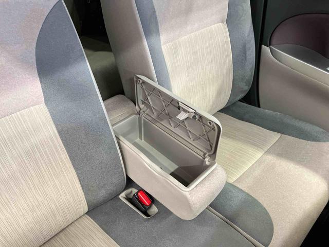 フロントセンターアームレスト（ボックス付）