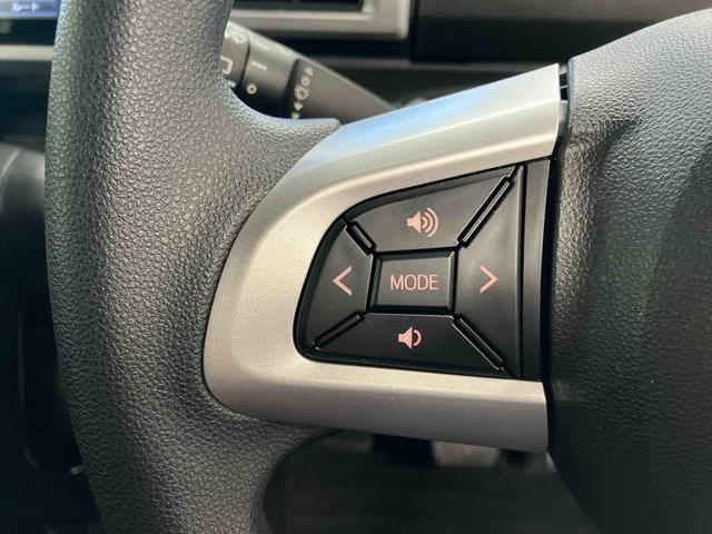 【ステアリングスイッチ】　手元のスイッチでオーディオなどの操作ができます