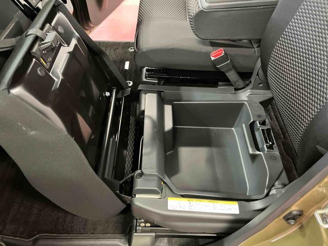 助手席アンダーボックス