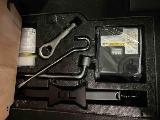 スペアタイヤレス＆タイヤパンク応急修理セット