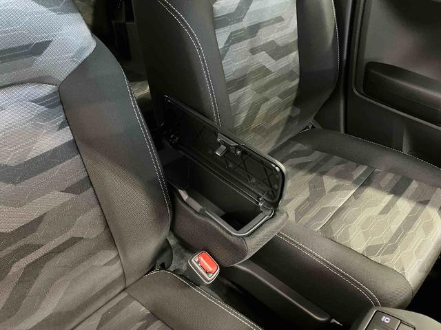 �t�����g�Z���^�[�A�[�����X�g�i�{�b�N�X�t�j