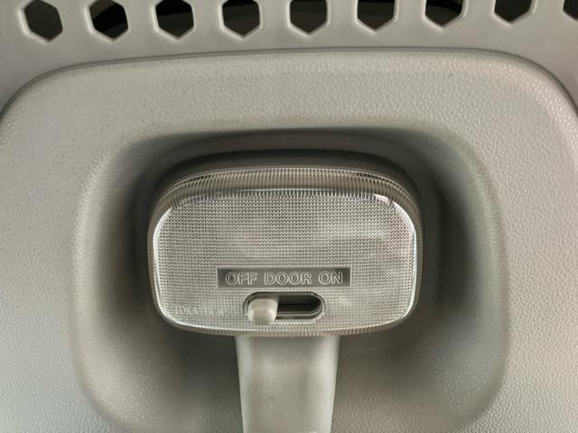 ハイゼットカーゴ クルーズターボＳＡＩＩＩ　下取車　ナビ　ブルートゥース　衝突被害軽減システム　横滑防止　レーンキープアシスト　ＬＥＤヘッドランプ　オートライト　オートマチックハイビーム　アイドリングストップ　キーレス　ＡＢＳ（28枚目）