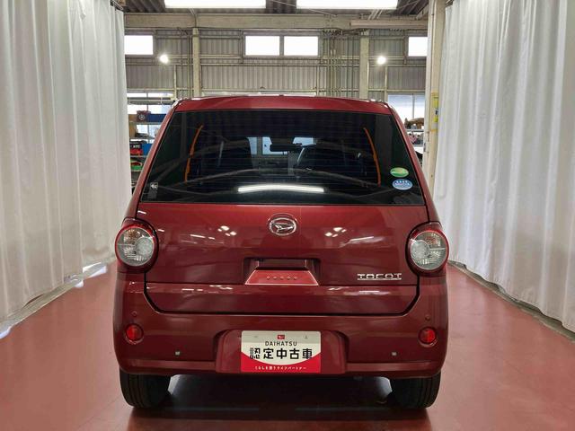 跳ね上げ式バックドアなので、雨天時の荷物の出し入れの際も濡れにくいです