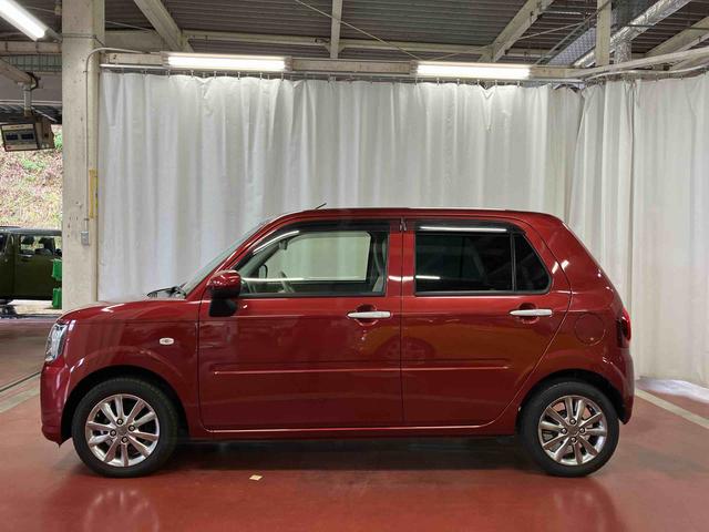 【スマートアシストＩＩＩ搭載車】　衝突回避支援ブレーキ機能（対車両・歩行者）、衝突警報機能（対車両・対歩行者）、誤発信抑制制御機能などの機能で安全な運転をサポートします