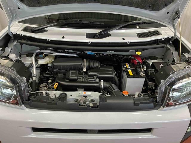 タフト Ｇ　ダーククロムベンチャー　元展示車　届出済未使用車　衝突被害軽減システム　レーンキープアシスト　アダプティブクルーズコントロール　シートヒーター　サンルーフ　ＬＥＤヘッドランプ　オートマチックハイビーム　衝突安全ボディ（40枚目）