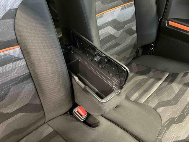 タント ファンクロス　１オーナー　ディスプレイオーディオ　ブルートゥース　ＥＴＣ　バックモニター　衝突被害軽減システム　レーンキープアシスト　両側電動スライドドア　シートヒーター　ＬＥＤヘッドランプ　スマートキー（29枚目）