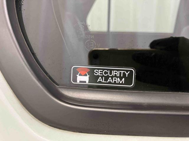 �y�Z�L�����e�B�A���[���z�@�s���Ƀh�A���J������ƁA�u�U�[����Ȃǂ��Ď��͂Ɉُ��m�点�Ă���܂��B