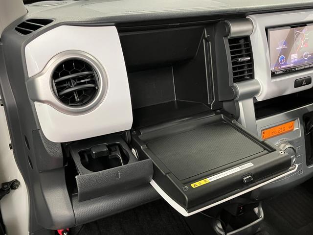 �O���[�u�{�b�N�X�Ȃǂ̑��ʂŕ֗��Ȏ��[���݂����Ă��܂��B