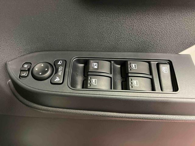 タント Ｘ　ひょう害車　元試乗車　アイドリングストップ　衝突被害軽減システム　電動格納ミラー　スマートキー　ＬＥＤヘッドランプ　車線逸脱警報　オートマチックハイビーム　片側電動両側スライドドア　１オーナー（33枚目）