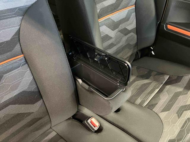 タント ファンクロスターボ　届出済未使用車　元展示車　ターボ　電動格納ミラー　ＬＥＤヘッドランプ　シートヒーター　衝突被害軽減システム　スマートキー　禁煙　アイドリングストップ　１オーナー　オートライト　オートマチックハイビーム（25枚目）