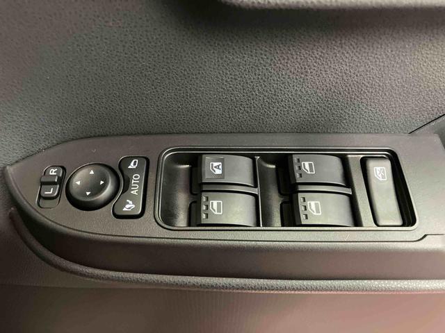 タント ファンクロスターボ　届出済未使用車　元展示車　ターボ　電動格納ミラー　ＬＥＤヘッドランプ　シートヒーター　衝突被害軽減システム　スマートキー　禁煙　アイドリングストップ　１オーナー　オートライト　オートマチックハイビーム（32枚目）