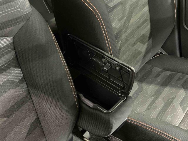 �t�����g�Z���^�[�A�[�����X�g�i�{�b�N�X�t�j