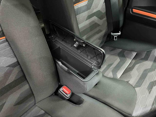 タント ファンクロス 下取車 ナビ バックカメラ DVD 踏み間違い防止 電動格納ミラー ブルートゥース オートマチックハイビーム シートヒーター 両側電動スライドドア 車線逸脱警報 ドライブレコーダー ETC(29枚目)