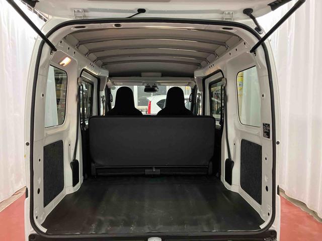 ハイゼットカーゴ DX アイドリングストップ キーレスエントリー 衝突安全ボディ 両側スライドドア 整備記録簿 横滑り防止装置 オートライト オートマチックハイビーム 運転席エアバッグ 助手席エアバッグ ABS 1オーナー(10枚目)