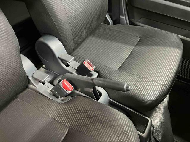 ハイゼットカーゴ DX アイドリングストップ キーレスエントリー 衝突安全ボディ 両側スライドドア 整備記録簿 横滑り防止装置 オートライト オートマチックハイビーム 運転席エアバッグ 助手席エアバッグ ABS 1オーナー(23枚目)