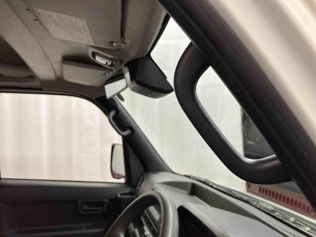 ハイゼットカーゴ DX アイドリングストップ キーレスエントリー 衝突安全ボディ 両側スライドドア 整備記録簿 横滑り防止装置 オートライト オートマチックハイビーム 運転席エアバッグ 助手席エアバッグ ABS 1オーナー(30枚目)