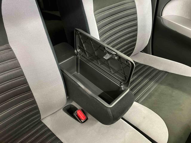 �t�����g�Z���^�[�A�[�����X�g�i�{�b�N�X�t�j