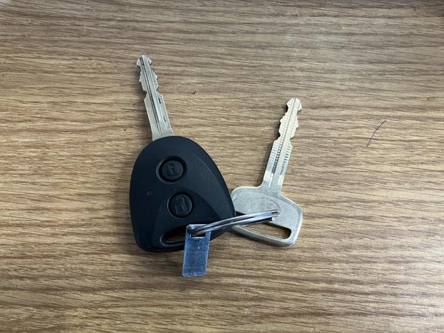 ハイゼットカーゴ DX 1オーナー 4WD 衝突被害軽減システム レーンアシスト 横滑り防止装置 アイドリングストップ オートライト オートマチックハイビーム キーレス 運転席エアバッグ(14枚目)