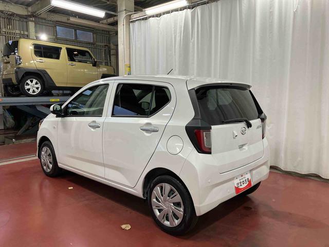 ミライース Ｘ　ＳＡＩＩＩ　届出済未使用車　元展示車　オートライト　運転席エアバッグ　助手席エアバッグ　車線逸脱防止　電動格納ミラー　キーレス　ＬＥＤヘッドランプ　１オーナー車　アイドリングストップ　禁煙　ＶＳＣ　衝突安全ボディ（7枚目）