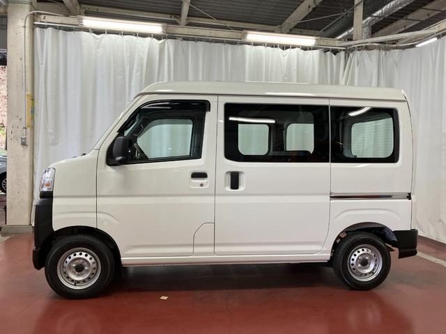 ハイゼットカーゴ スペシャル 下取車 マニュアル車 2WD 衝突被害軽減システム 横滑り防止装置 アイドリングストップ AM/FMラジオ アクセサリーソケット オートライト オートマチックハイビーム パワーウインドウ(8枚目)