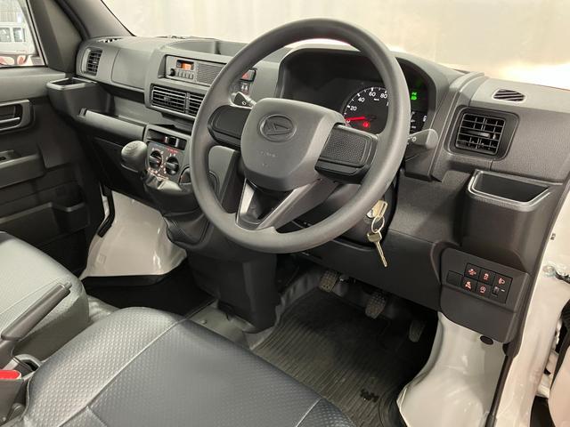 ハイゼットカーゴ スペシャル 下取車 マニュアル車 2WD 衝突被害軽減システム 横滑り防止装置 アイドリングストップ AM/FMラジオ アクセサリーソケット オートライト オートマチックハイビーム パワーウインドウ(13枚目)