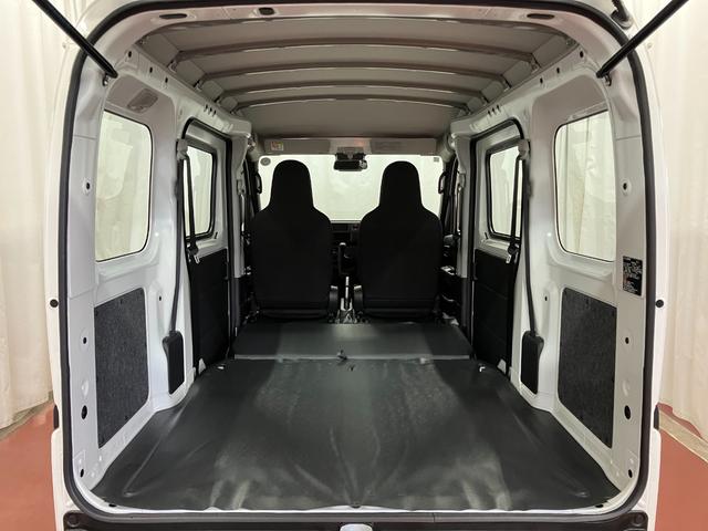 ハイゼットカーゴ スペシャル 下取車 マニュアル車 2WD 衝突被害軽減システム 横滑り防止装置 アイドリングストップ AM/FMラジオ アクセサリーソケット オートライト オートマチックハイビーム パワーウインドウ(32枚目)