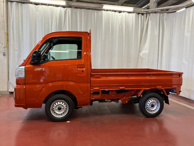 ハイゼットトラック ＥＸＴ　元展示車　４ＷＤ　ＣＶＴ車　届出済未使用車　禁煙車　衝突被害軽減システム　横滑り防止装置　プッシュスタート　ＬＥＤヘッドランプ　オートマチックハイビーム　電動格納ドアミラー　アイドリングストップ（8枚目）