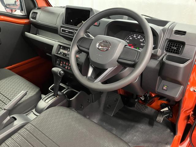 ハイゼットトラック ＥＸＴ　元展示車　４ＷＤ　ＣＶＴ車　届出済未使用車　禁煙車　衝突被害軽減システム　横滑り防止装置　プッシュスタート　ＬＥＤヘッドランプ　オートマチックハイビーム　電動格納ドアミラー　アイドリングストップ（10枚目）