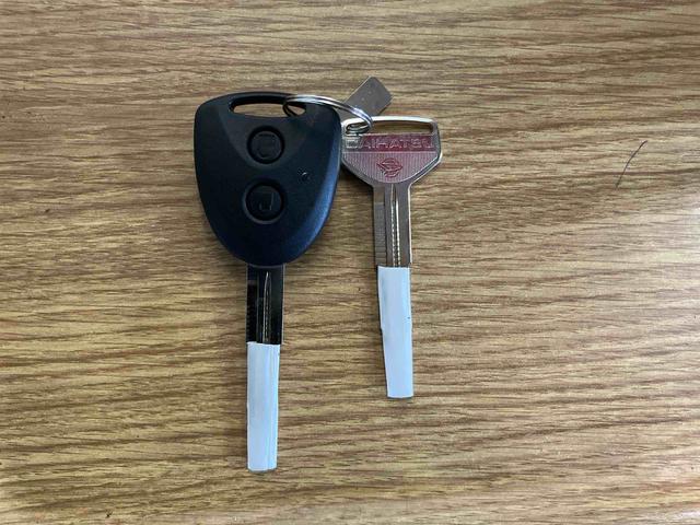 ミライース Ｌ　ＳＡＩＩＩ　衝突被害軽減システム　アイドリングストップ　運転席エアバッグ　助手席エアバッグ　１オーナー　整備記録簿　オートマチックハイビーム　オートライト　ＡＢＳ　横滑り防止装置付　キーレス　車線逸脱警報システム（14枚目）